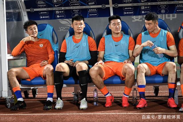 皇马前场困境：姆巴佩与维尼修斯位置重叠